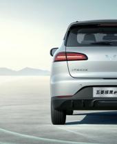 中国汽车制造商比亚迪、上汽通用五菱投放售价低于10万元人民币的小型EV