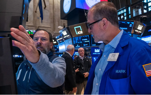 盘前:纳指期货涨0.58% 美国即将结束政府停摆