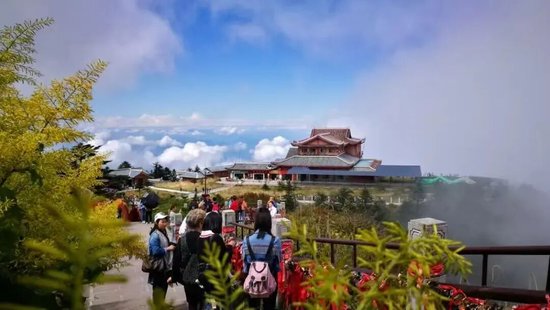 峨眉山公告：持有500股免门票